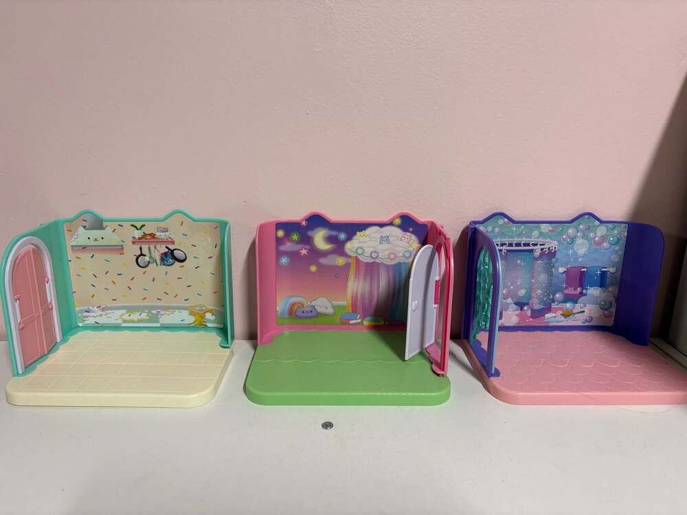 Gabby's Dollhouse Lot of 3 Deluxe Room Shells Kitchen Bedroom Bathroom